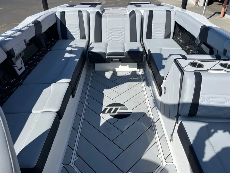 Slide: The Image of Malibu 26 LSV 2026 - 18