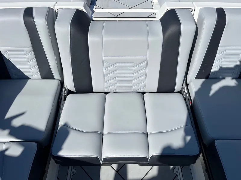 Slide: The Image of Malibu 26 LSV 2026 - 22