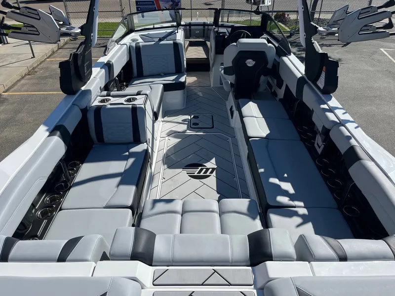 Slide: The Image of Malibu 26 LSV 2026 - 17