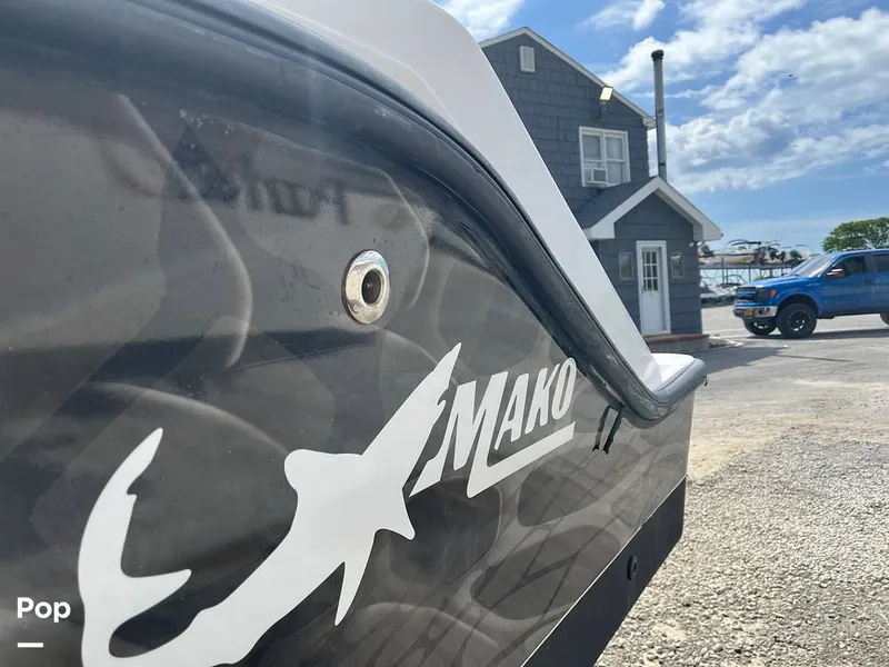 Slide: The Image of Mako 252 2005 - 15687019