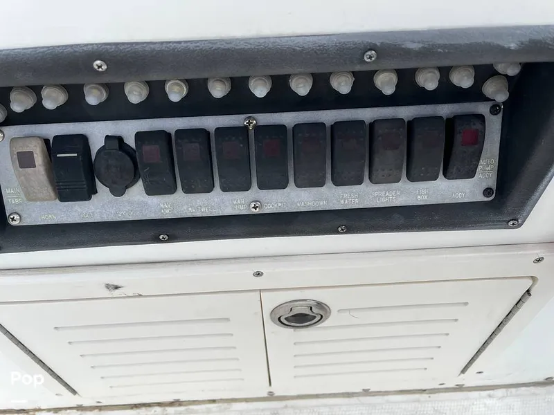 Slide: The Image of Mako 252 2005 - 15687057