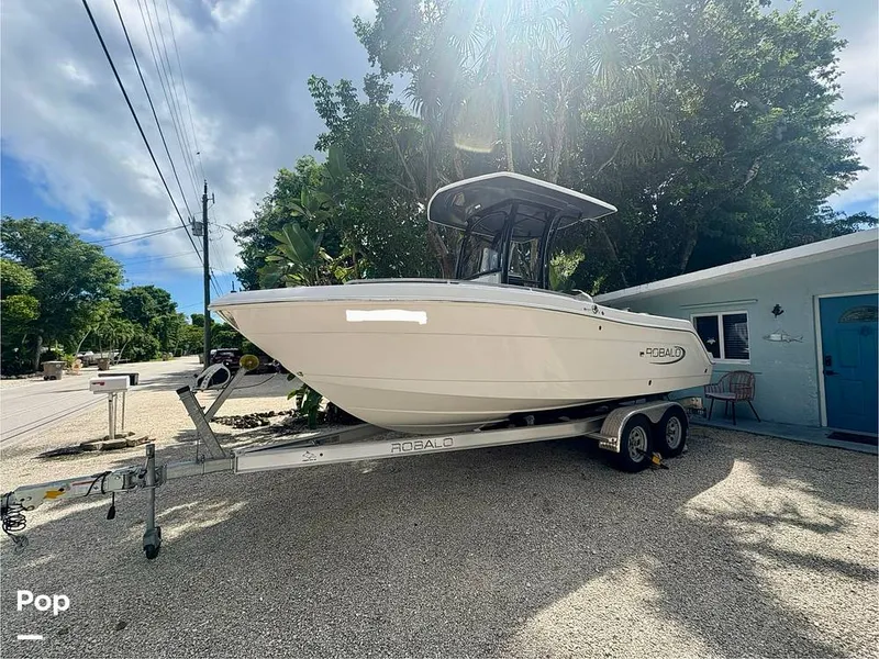 Slide: The Image of Robalo R222 2021 - 15895053