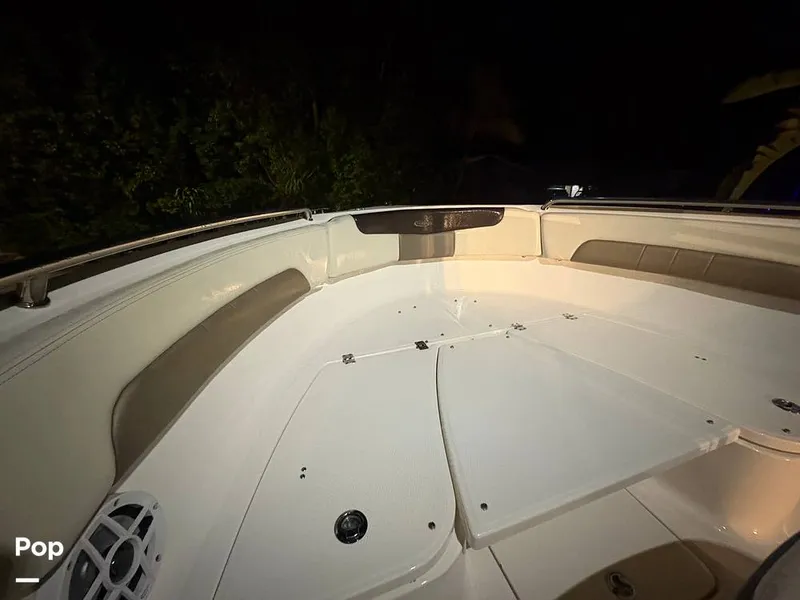 Slide: The Image of Robalo R222 2021 - 16199968