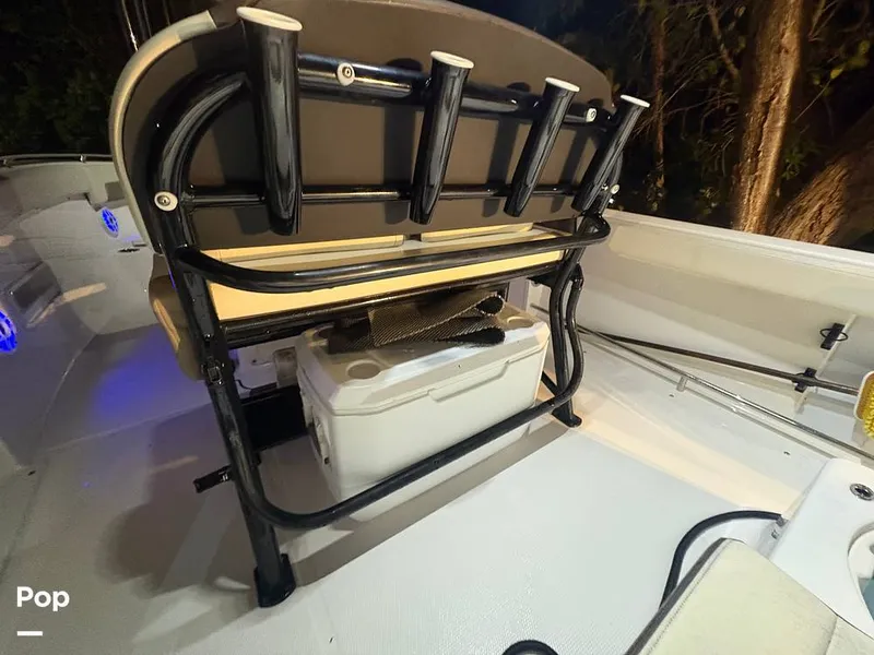 Slide: The Image of Robalo R222 2021 - 16199975