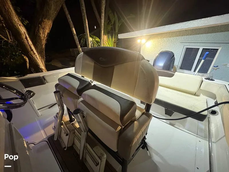 Slide: The Image of Robalo R222 2021 - 16199988