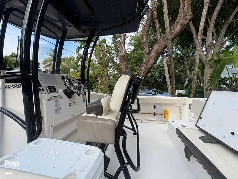 Slide: The Image of Robalo R222 2021 - 15790151