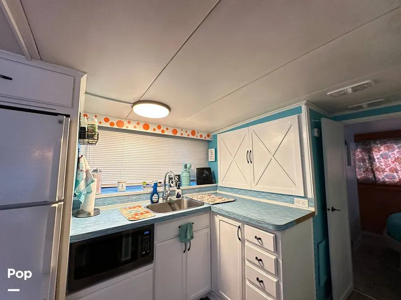 Slide: The Image of Blue Water Costal Cruiser 1985 - 15682080