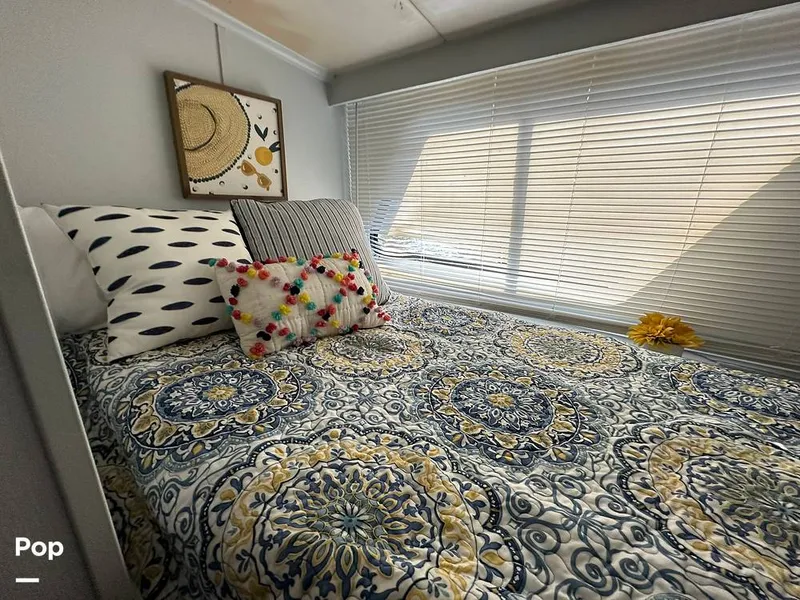 Slide: The Image of Blue Water Costal Cruiser 1985 - 15682076