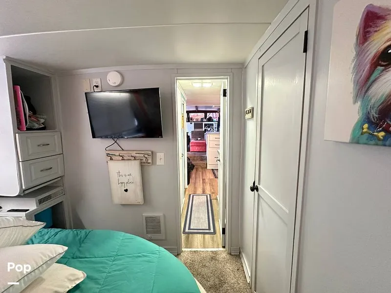 Slide: The Image of Blue Water Costal Cruiser 1985 - 15682100