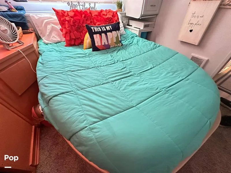 Slide: The Image of Blue Water Costal Cruiser 1985 - 15682092