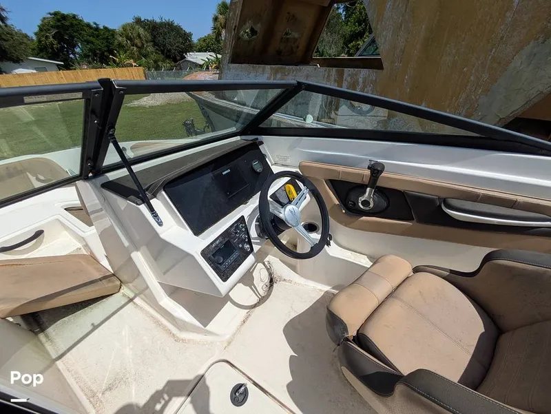 Slide: The Image of Sea Ray SPX 210 2020 - 15699054