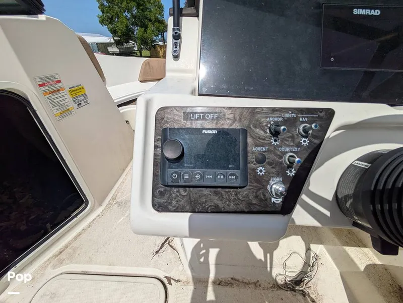 Slide: The Image of Sea Ray SPX 210 2020 - 15699140