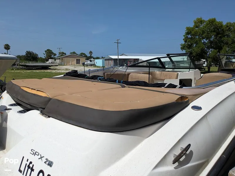 Slide: The Image of Sea Ray SPX 210 2020 - 15699171