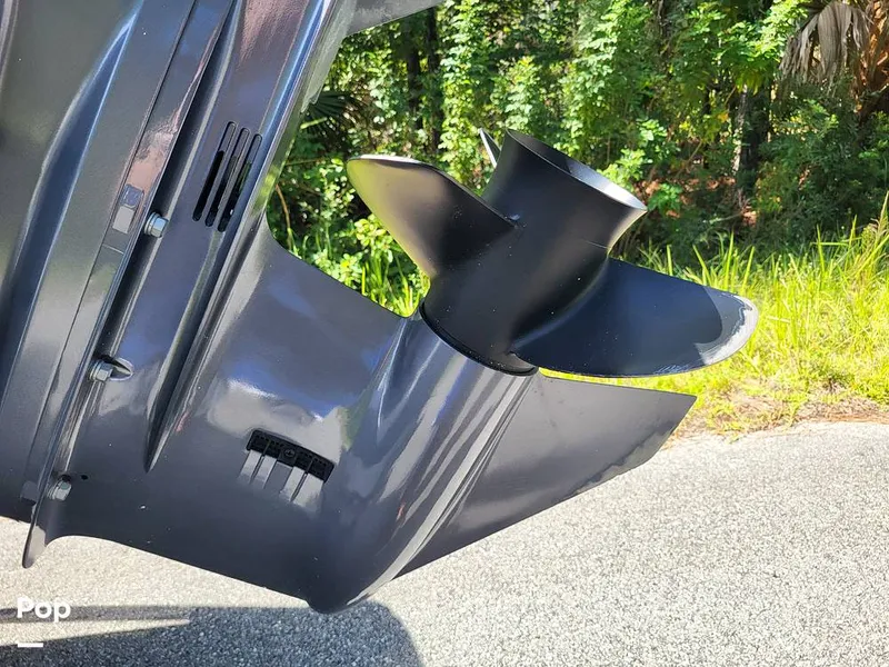 Slide: The Image of Robalo R200 2017 - 15759709