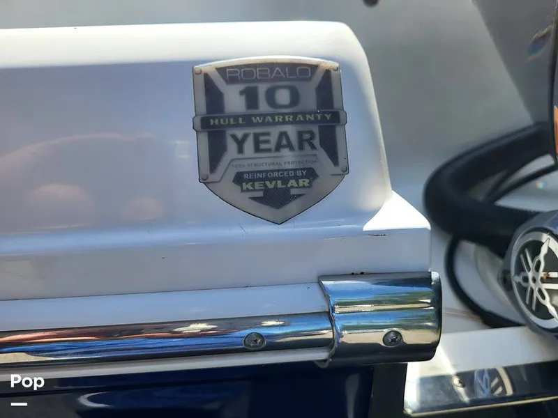 Slide: The Image of Robalo R200 2017 - 15759711