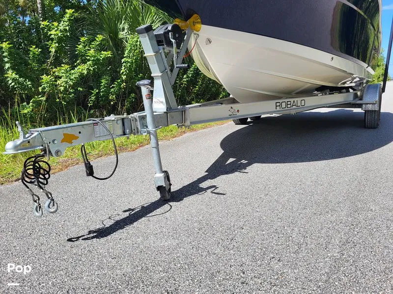 Slide: The Image of Robalo R200 2017 - 15759726