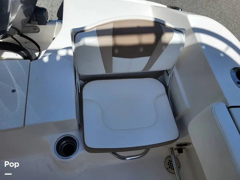 Slide: The Image of Robalo R200 2017 - 15759616