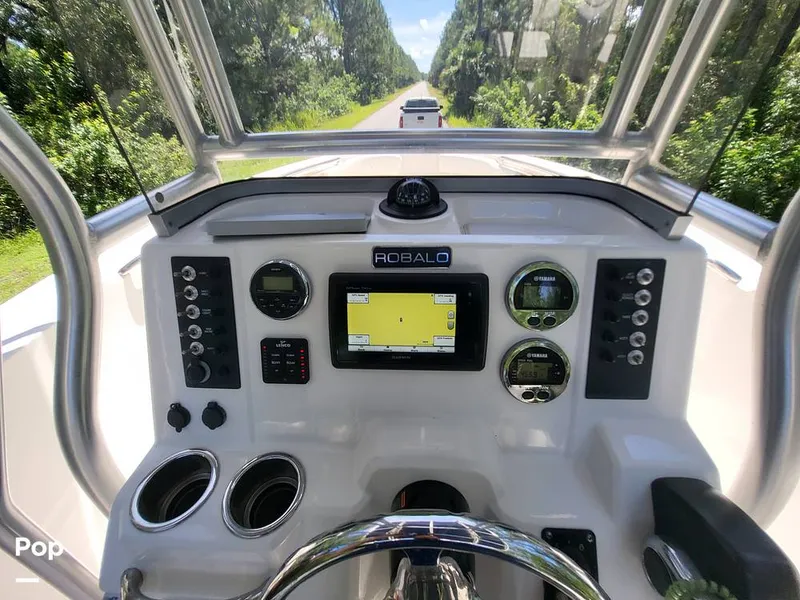 Slide: The Image of Robalo R200 2017 - 15759624