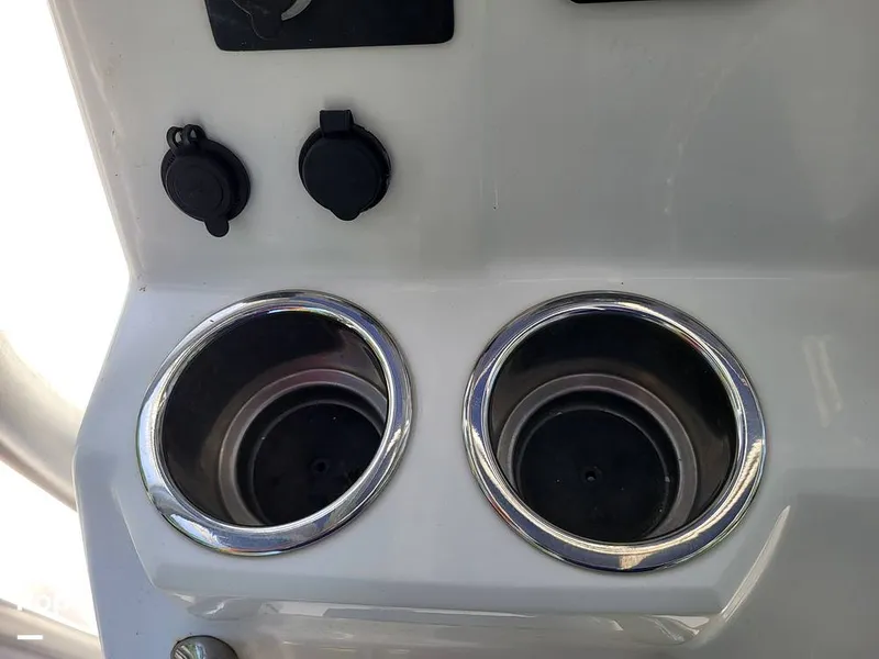 Slide: The Image of Robalo R200 2017 - 15759628