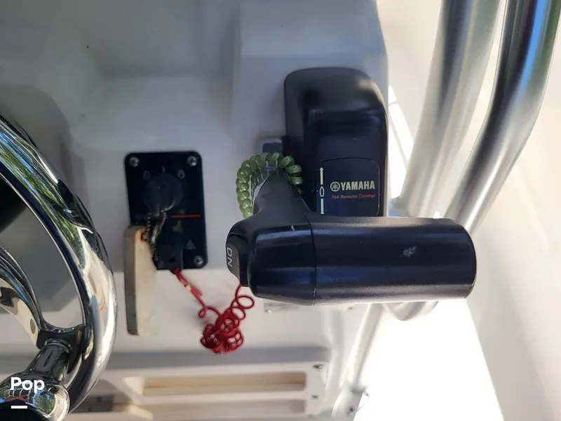 Slide: The Image of Robalo R200 2017 - 15759635