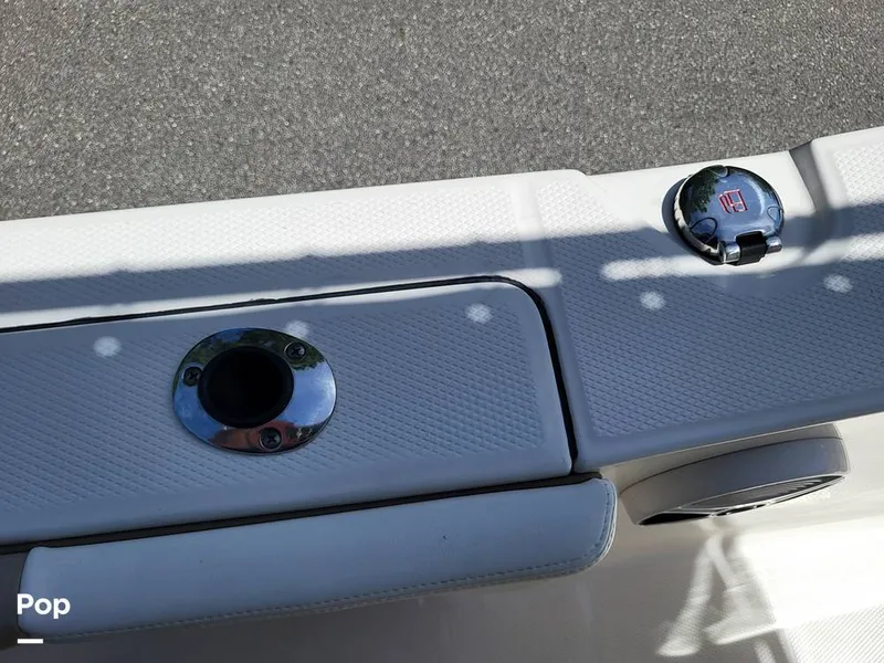 Slide: The Image of Robalo R200 2017 - 15759641