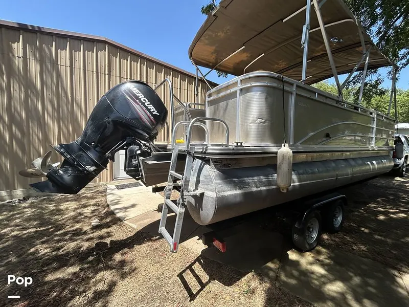 Slide: The Image of Harris 240 Cruiser 2015 - 15767269