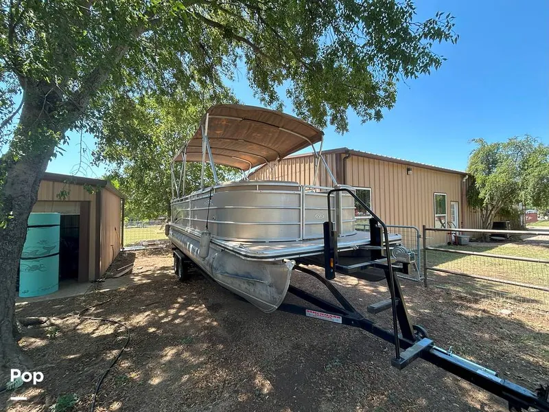 Slide: The Image of Harris 240 Cruiser 2015 - 15767258