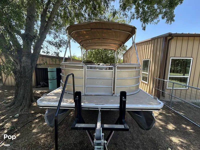 Slide: The Image of Harris 240 Cruiser 2015 - 15767259