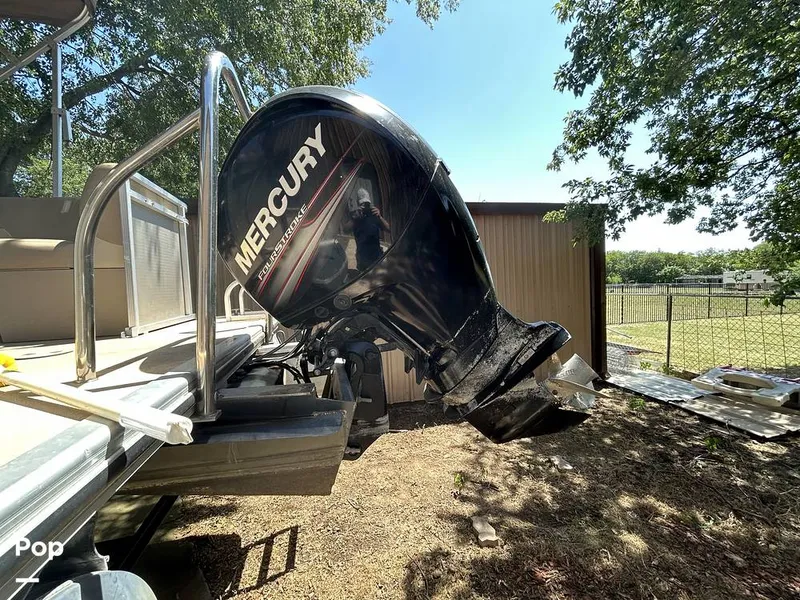 Slide: The Image of Harris 240 Cruiser 2015 - 15767265