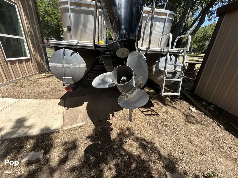 Slide: The Image of Harris 240 Cruiser 2015 - 15767266