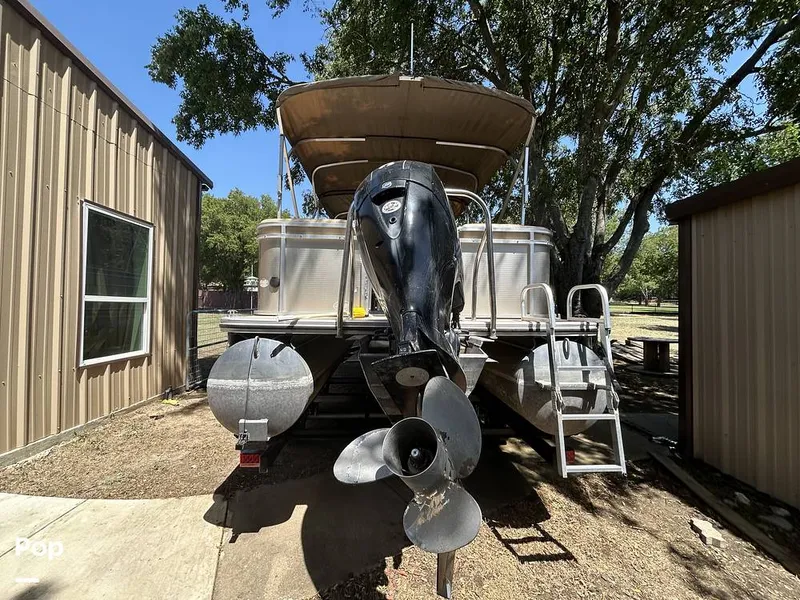 Slide: The Image of Harris 240 Cruiser 2015 - 15767267