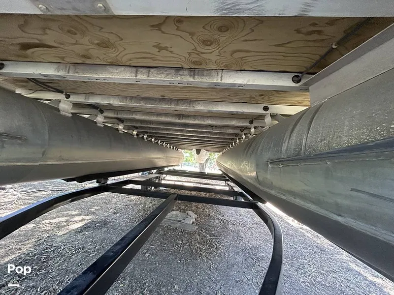 Slide: The Image of Harris 240 Cruiser 2015 - 15767279