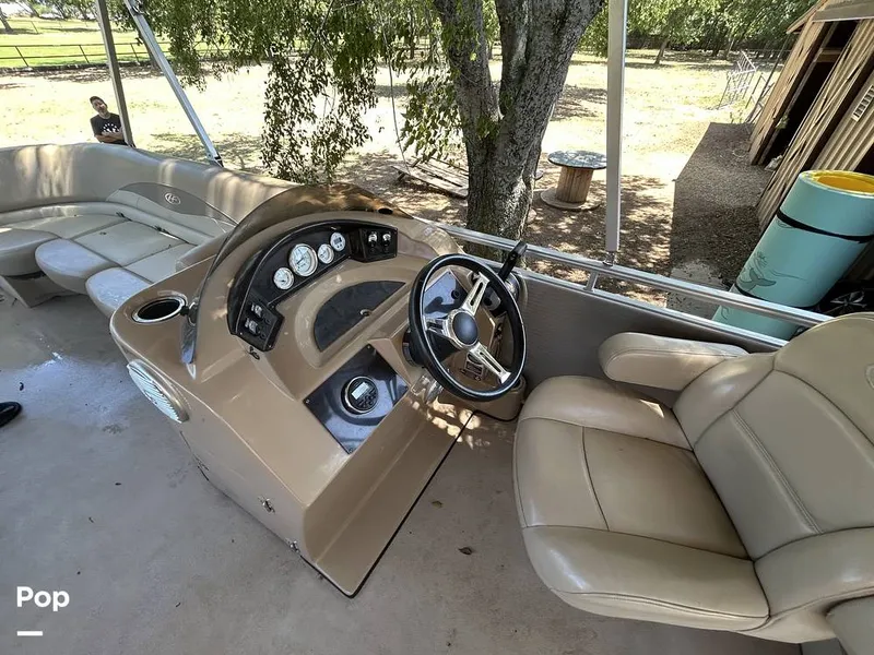 Slide: The Image of Harris 240 Cruiser 2015 - 15767330