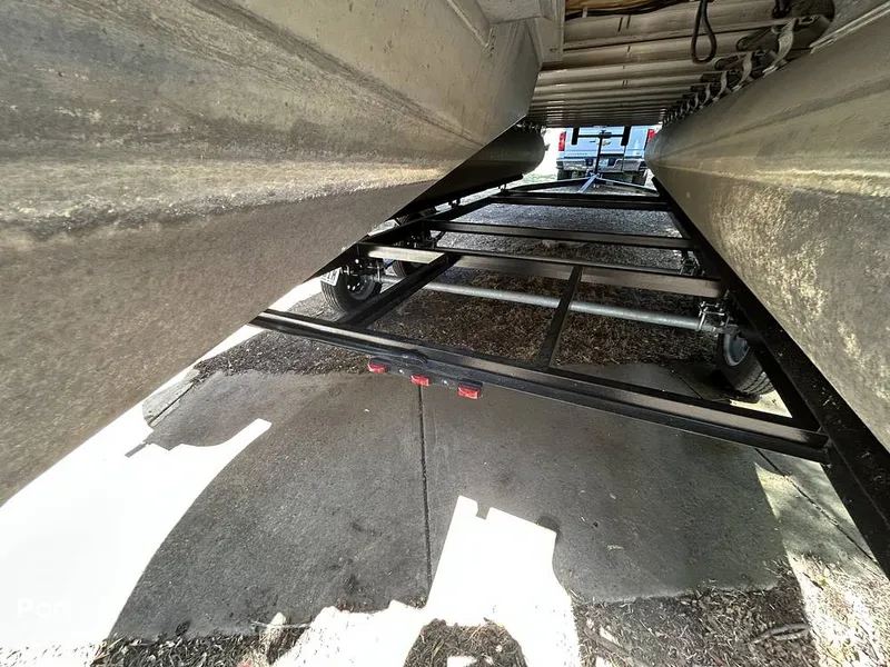 Slide: The Image of Harris 240 Cruiser 2015 - 15767295