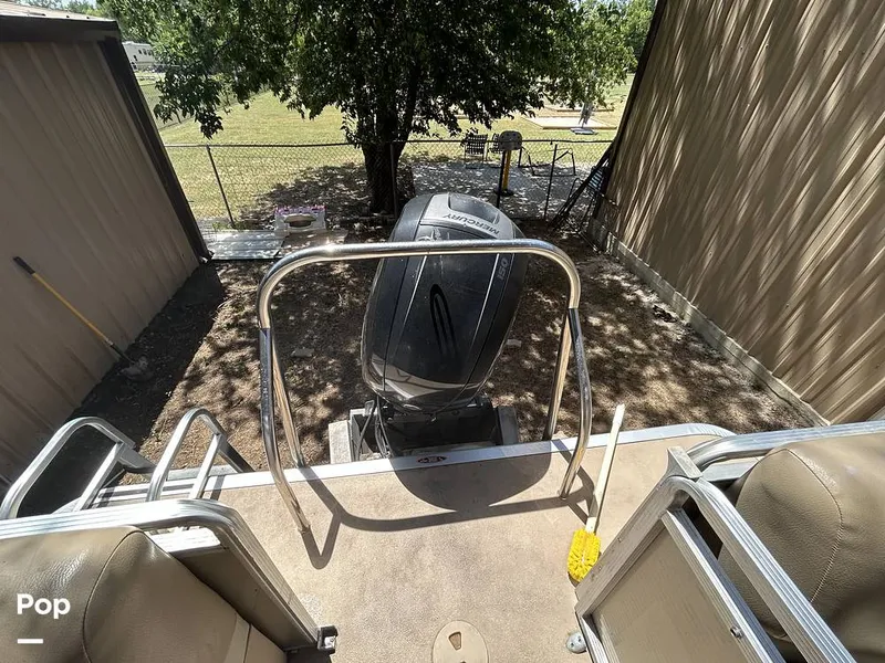 Slide: The Image of Harris 240 Cruiser 2015 - 15767331