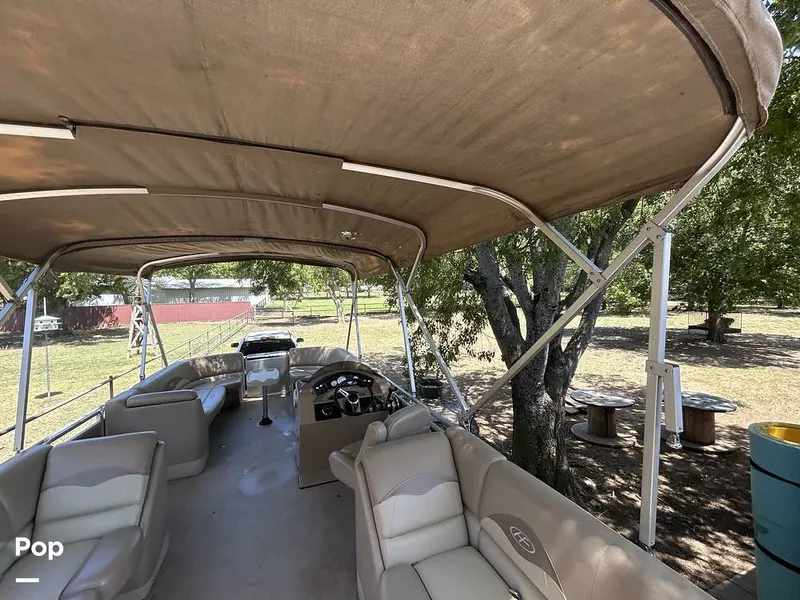 Slide: The Image of Harris 240 Cruiser 2015 - 15767339