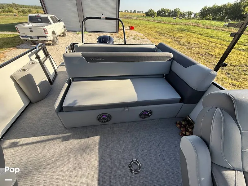 Slide: The Image of Veranda VR22VLC 2024 - 15718515