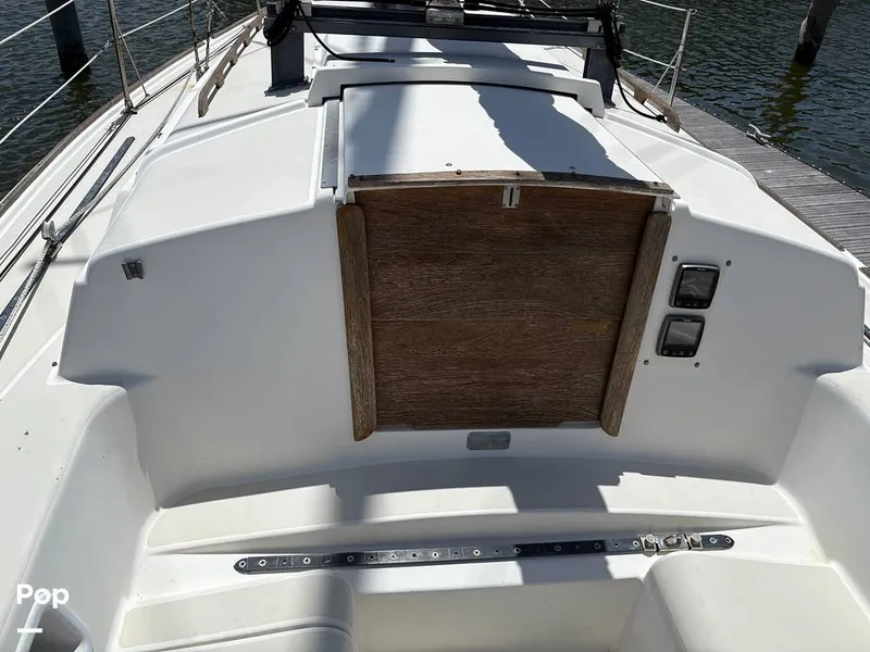 Slide: The Image of Cabin Hatch - 15686399