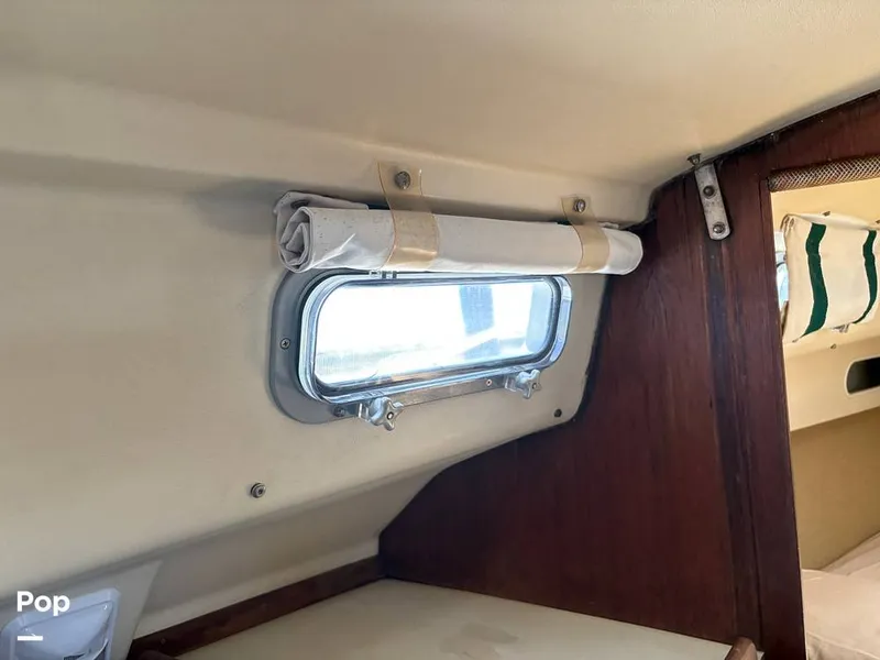 Slide: The Image of Port Hole/window Coverings - 15686373