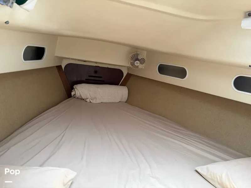 Slide: The Image of V Berth - 15686381