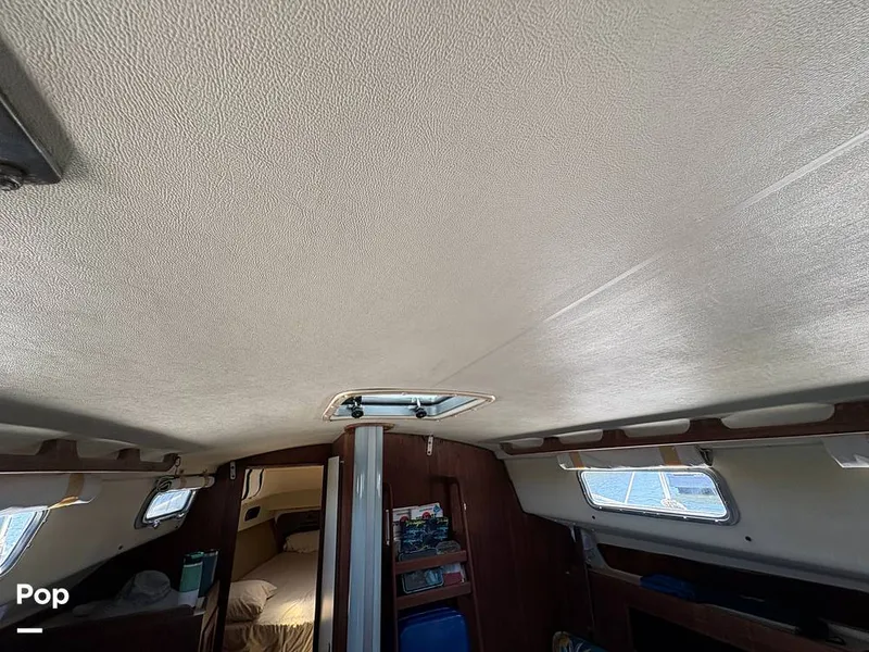 Slide: The Image of Headliner - 15686424