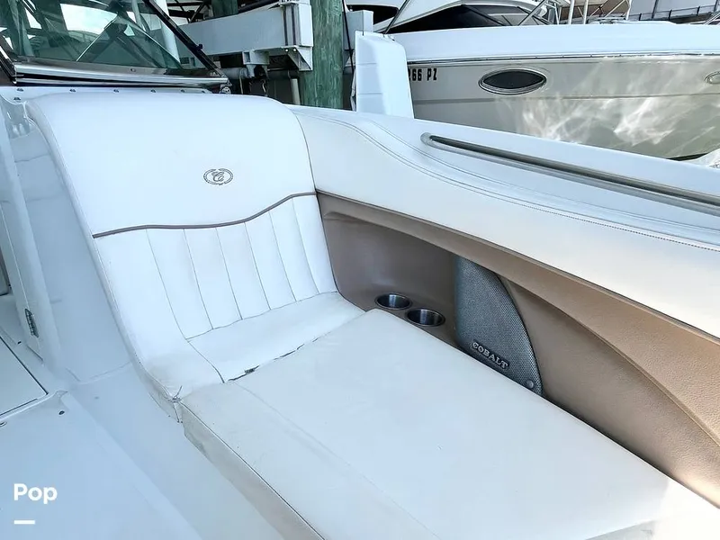 Slide: The Image of Bow Seating - 15759825