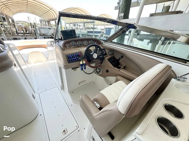 Slide: The Image of Captain's Chair - 15759786