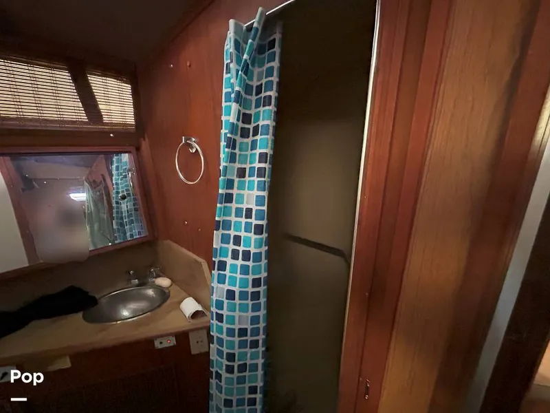 Slide: The Image of Sea Ray 360 Express 1982 - 15744472