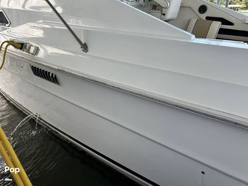 Slide: The Image of Sea Ray 360 Express 1982 - 15744409