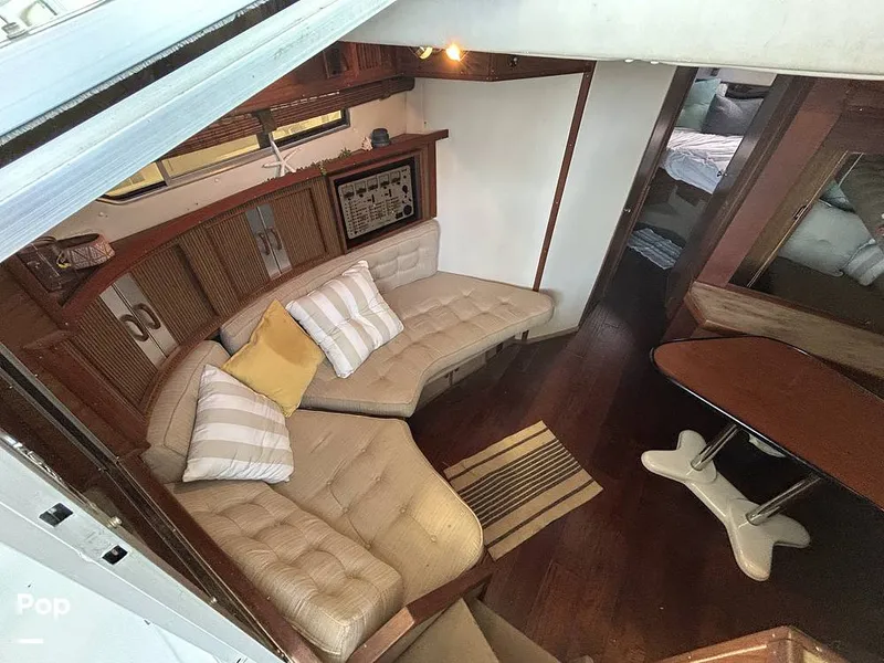 Slide: The Image of Sea Ray 360 Express 1982 - 15744451