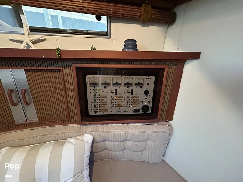 Slide: The Image of Sea Ray 360 Express 1982 - 15744461