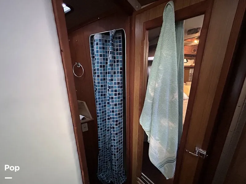 Slide: The Image of Sea Ray 360 Express 1982 - 15744471