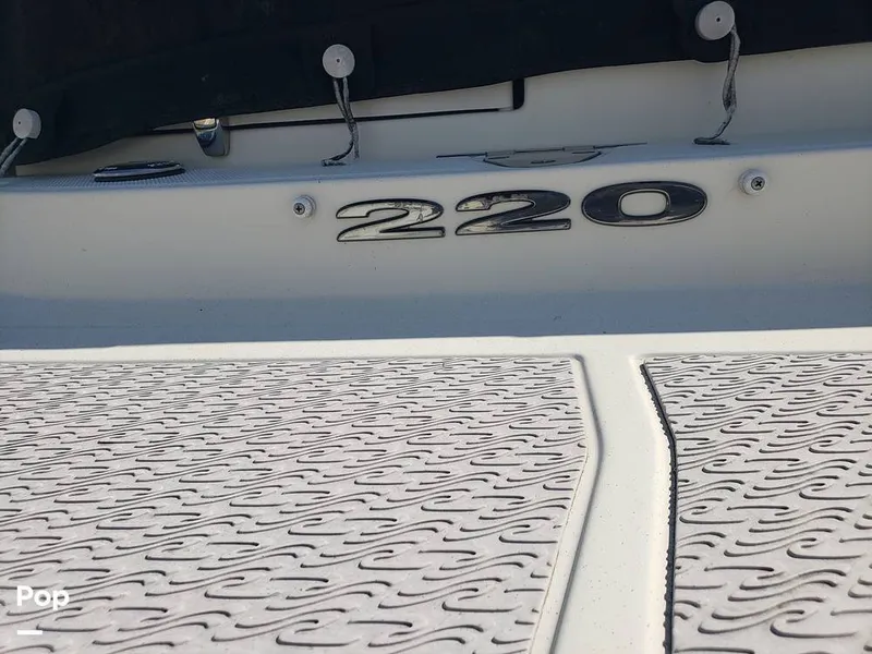 Slide: The Image of Sea Ray 220 Sundeck 2010 - 15706543