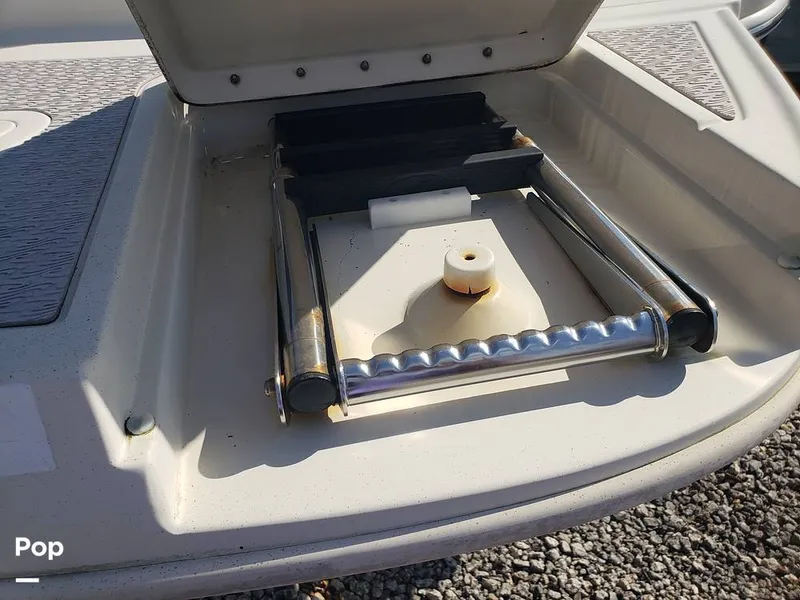 Slide: The Image of Sea Ray 220 Sundeck 2010 - 15706545